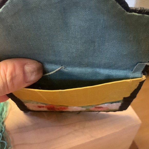 ANTIQUE CHINESE SILK AND SILK THREAD EMBROIDERY PURSE - Picture 5 of 12